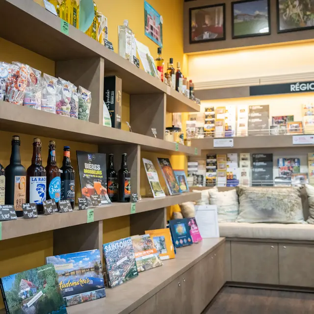 Boutique de l'Office de Tourisme de Saint-Omer en 2024