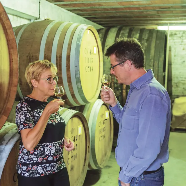 Distillerie Persyn Tonneau Groupe © P.Hudelle, Tourisme en Pays de Saint-Omer (27)