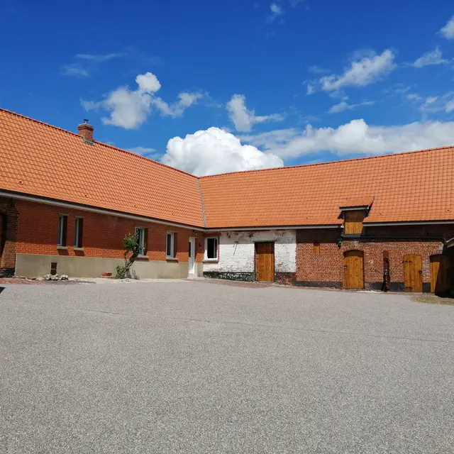 Ferme de la Samette, Lumbres - cour intérieure