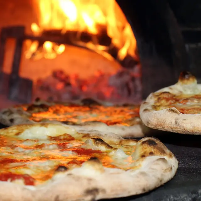 pizza-au-feu-de-bois_ photo d-illustration-non contractuelle © DR
