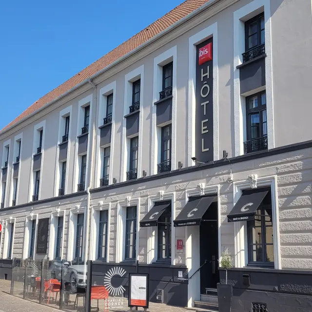 Façade