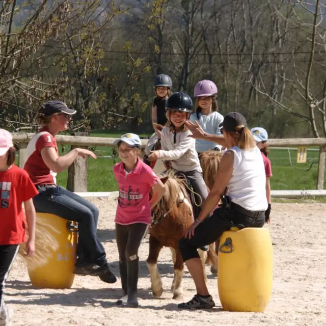 Cours équitation enfant Albanais