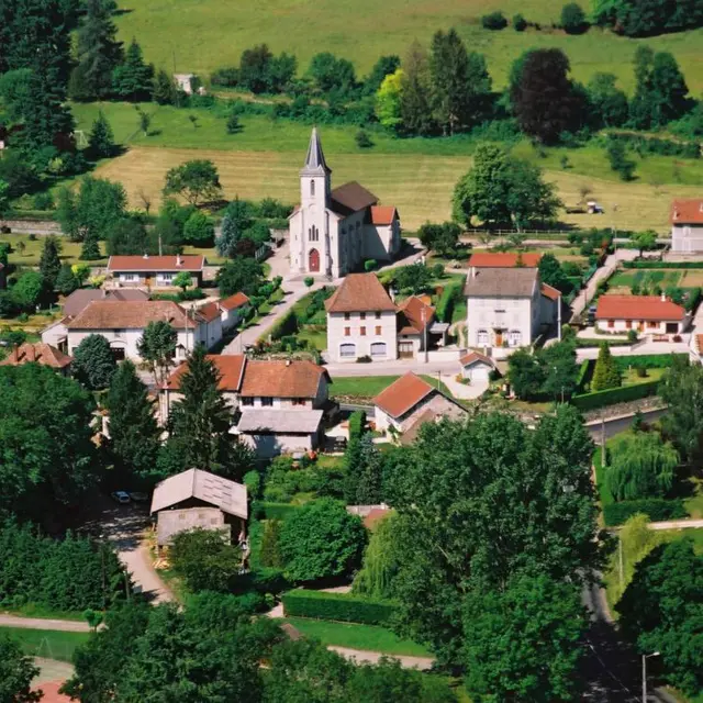 Village de Peyrieu