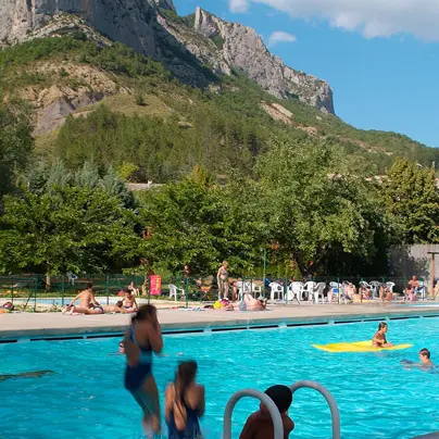 Piscine en plein air à Orpierre