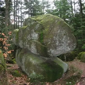 pierre branlante2