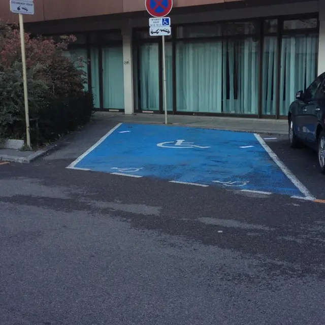 Photo parking avenue Saint François de Sales