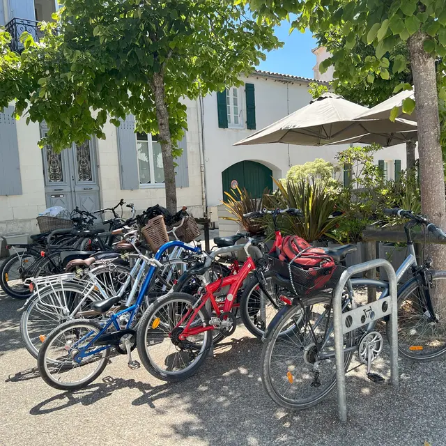 Parking vélos - Place Carnot La Couarde-sur-Mer