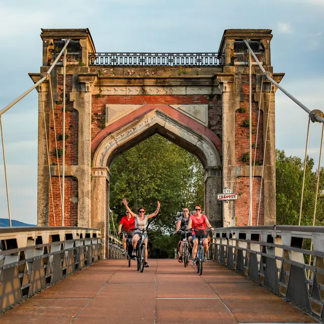 Itinérance L'Ain à Vélo - Le Val de Saône, pays d'art, d'histoire et de légendes (2 jours)_1