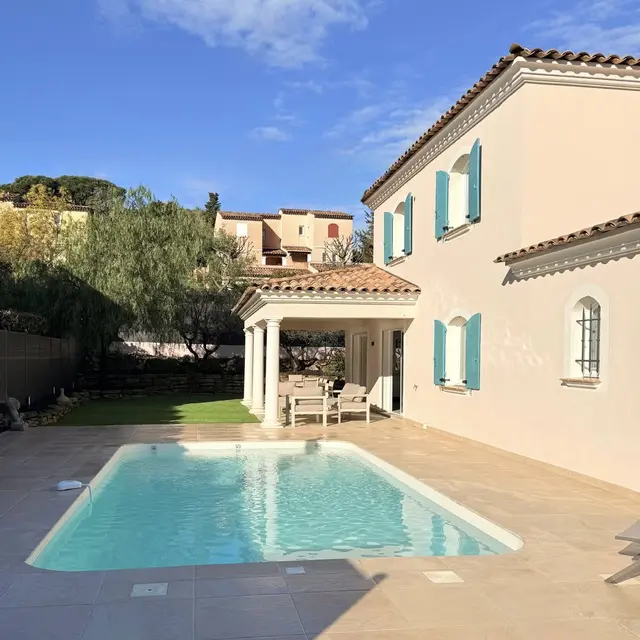 VILLA BAIE DES ISSAMBRES