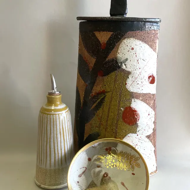 vase boite ,huilier, coupelle avec or