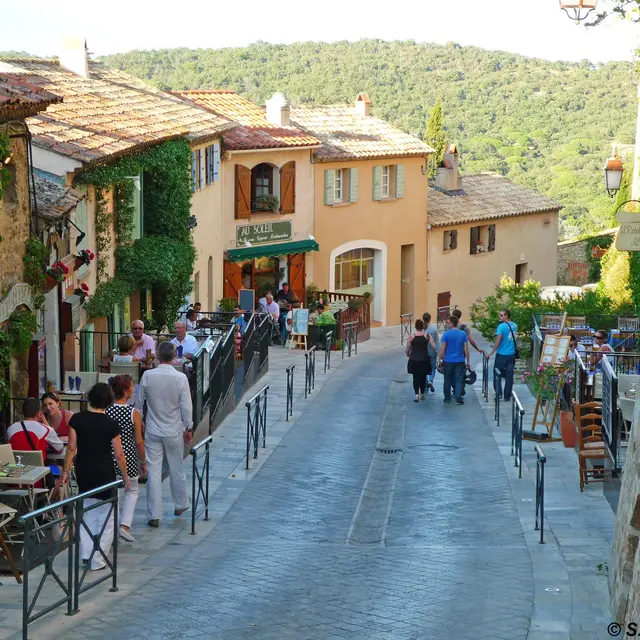 Rue Victor Leon