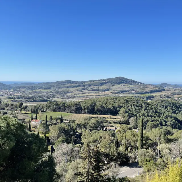 Place des Remparts_Le Castellet