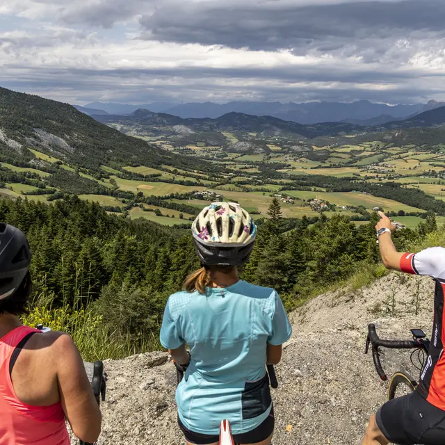 Montée du Col de Charamel par Selonnet