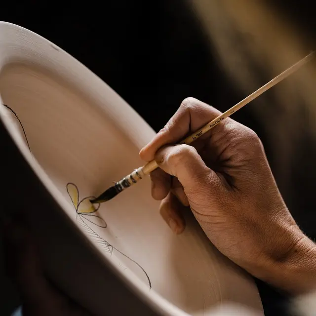 Modelage et décoration sur céramique_Les Gets