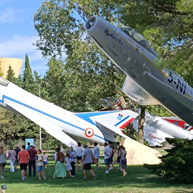 Musée de la B.A 115 : Espace Muséal Caritat_Orange