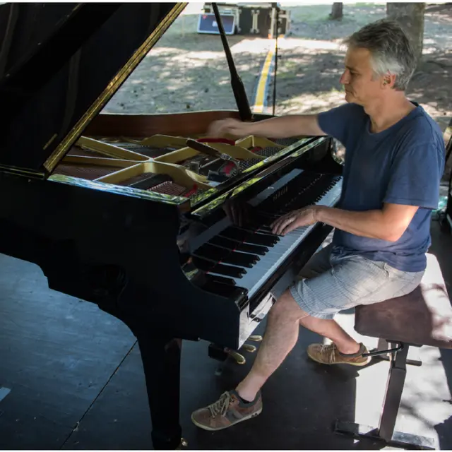 Garrone Grégoire. Facteur et réparateur de pianos_Reillanne