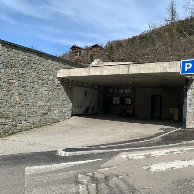 Parking couvert P2 Les Maisonnettes_Sainte-Foy-Tarentaise