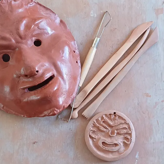 La fabrique à accessoires, masque 2D - Les ateliers des Archéofolies_Lezoux