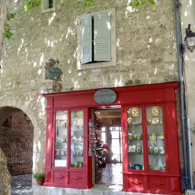 Boutique place de l' église