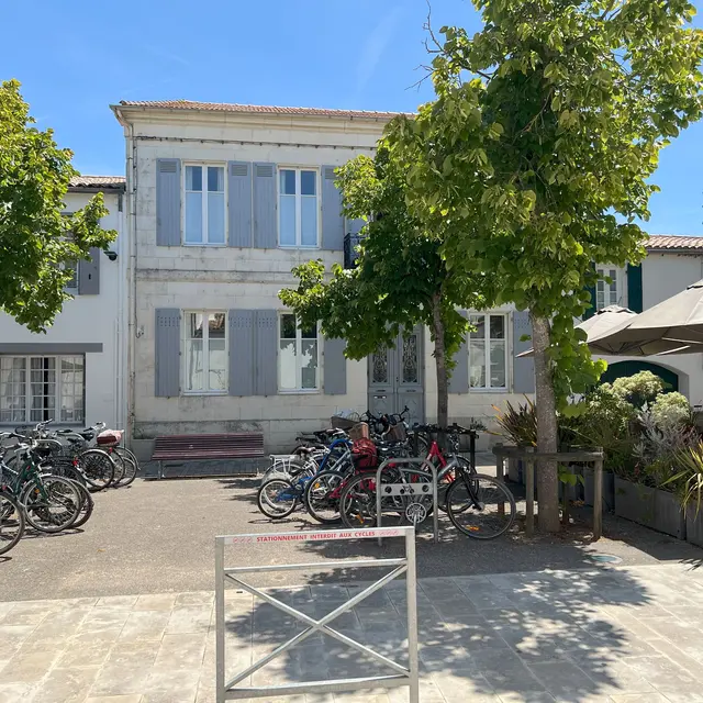 Parking vélos - Place Carnot La Couarde-sur-Mer