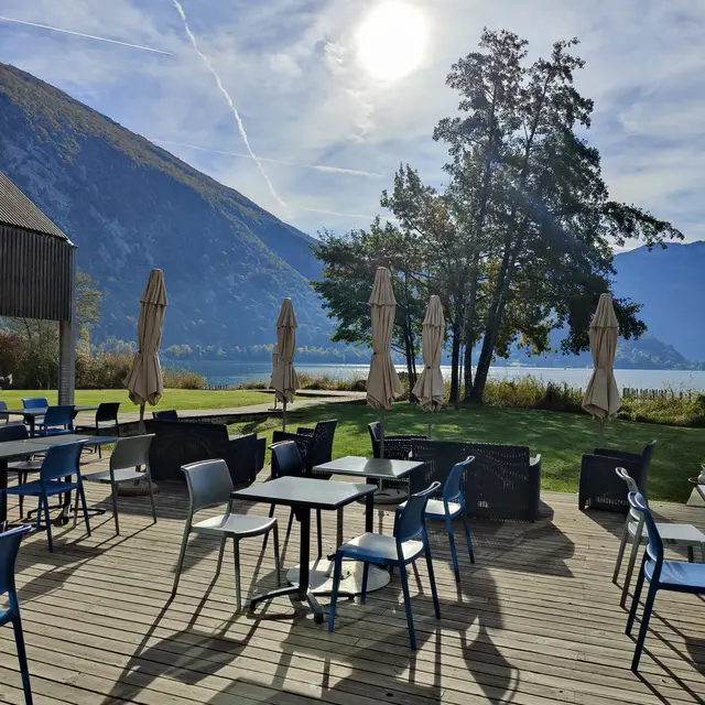 Côté Lac - Restauration les pieds dans l'eau