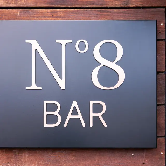 Bar_N°8