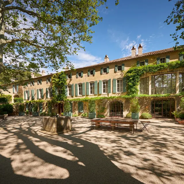 Domaine de l'Abbaye Sainte-Marie de Pierredon à Mouriès Bâtisse