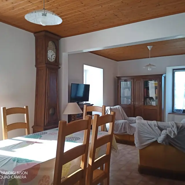 IMG-20231108-WA0007_salle à manger-salon.jpg