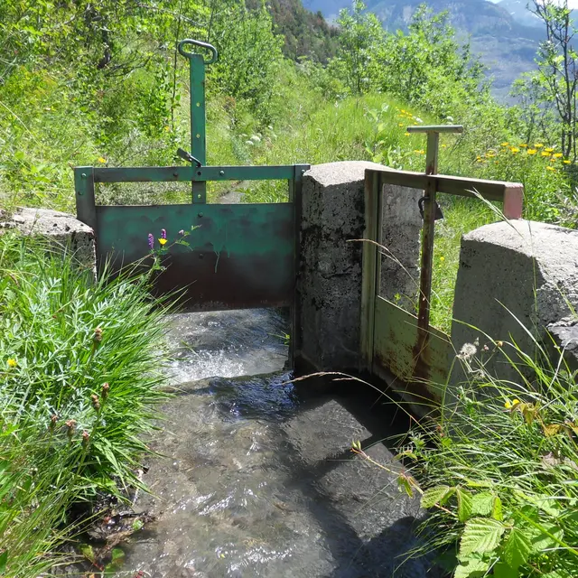 Ecluse de canaux d'irrigation