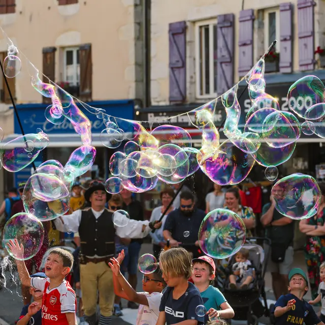Déambulations - Bubble sisters_Villard-de-Lans