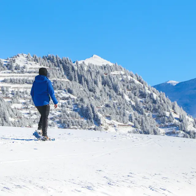 Flaine-Mountain-Philippe-Clerc-Sortie-Randonnee-Raquettes