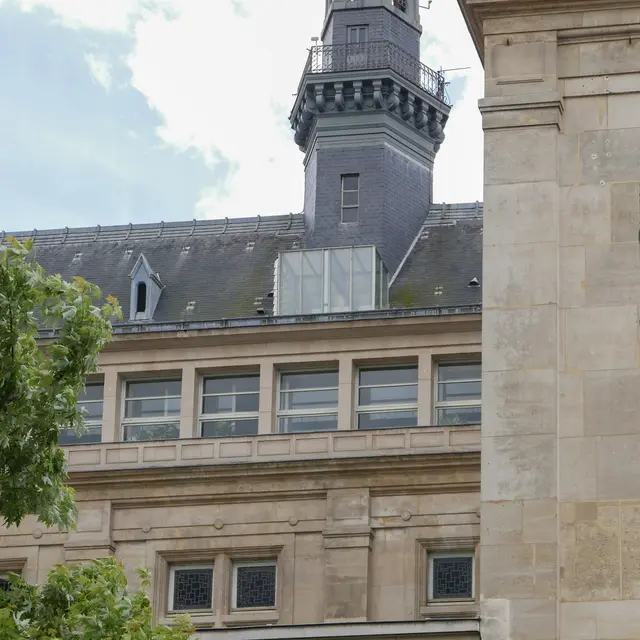 Architecture moderne dans le centre-ville de Saint-Denis