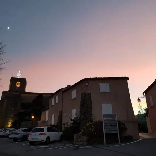 Parking de l'église promenade deï Barri