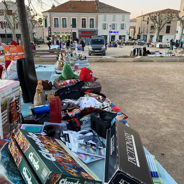Vide grenier dans le village de Carqueiranne_Carqueiranne