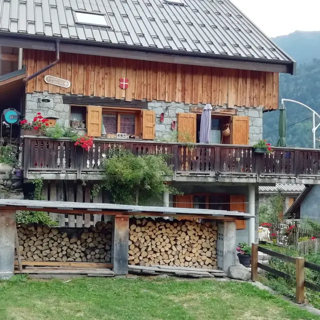 Gîte du Père-Fils - Appartement 4 personnes._Saint-Colomban-des-Villards