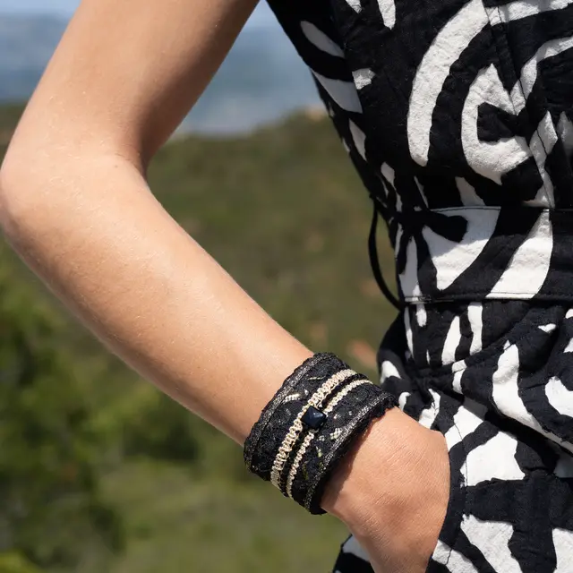 Manchette Couture Dentelle Stone