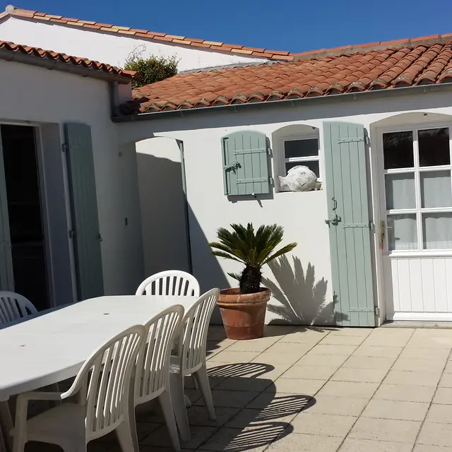 Cour et terrasse
