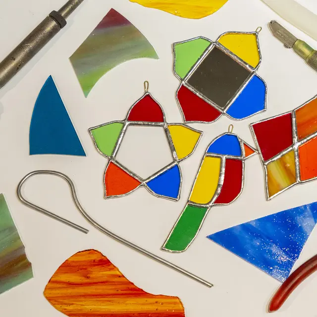 Initiation à l'art du Vitrail Tiffany avec Mélanie Cornu_Saint-Rémy-de-Provence
