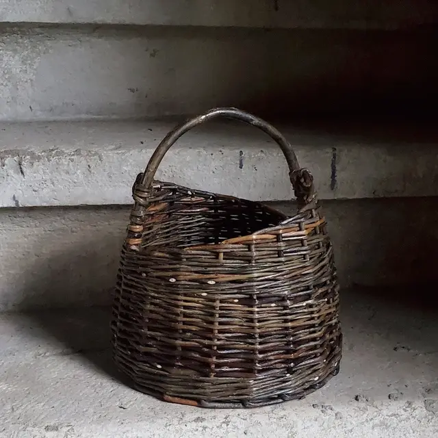 Atelier Vannerie Création d'un petit panier seau asymétrique_Novalaise