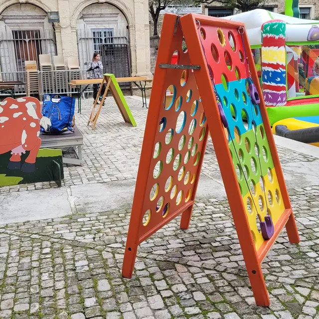 Jeux d'hiver en famille: