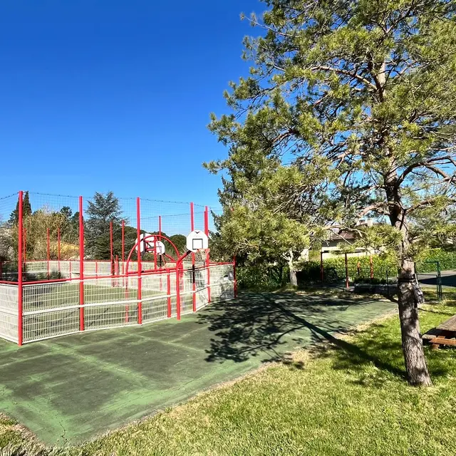 Aire de pique nique et de jeux de Valeilles_Valeilles