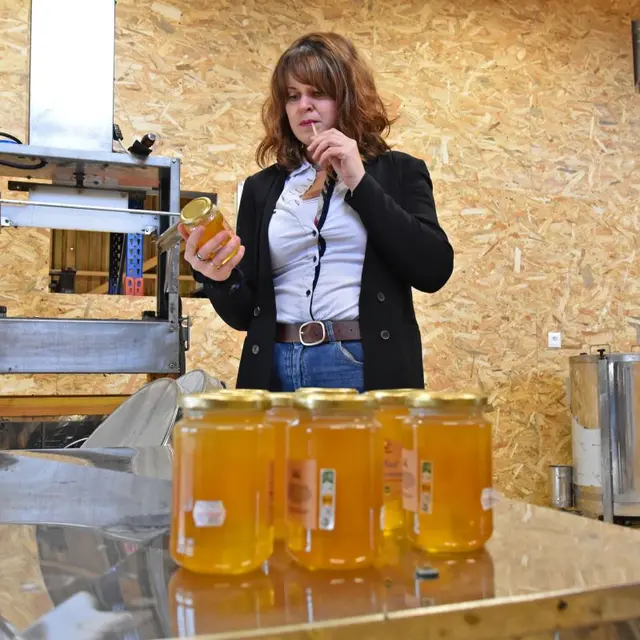 Nectar d'exception : découverte sucrée à la miellerie_Carcès