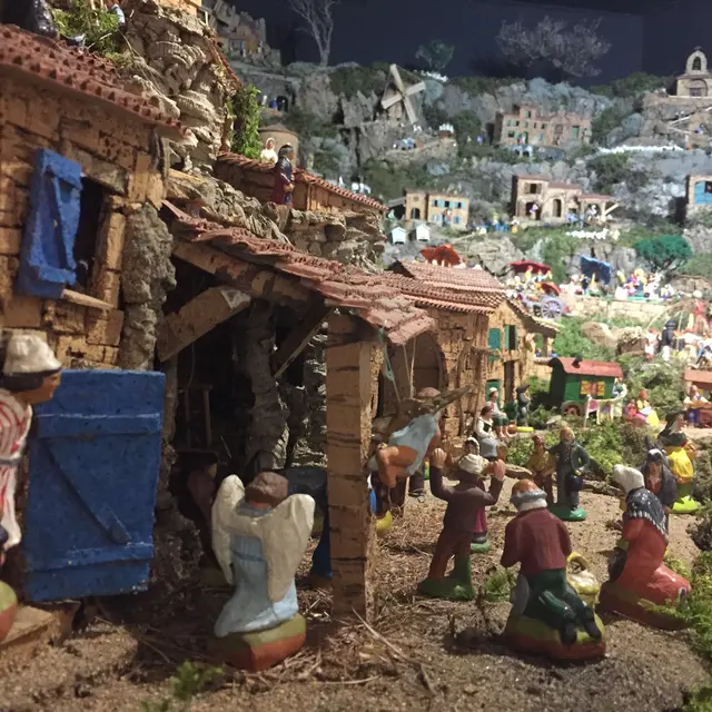 Boutique de Noël et crèche monumentale à Seillans_Seillans