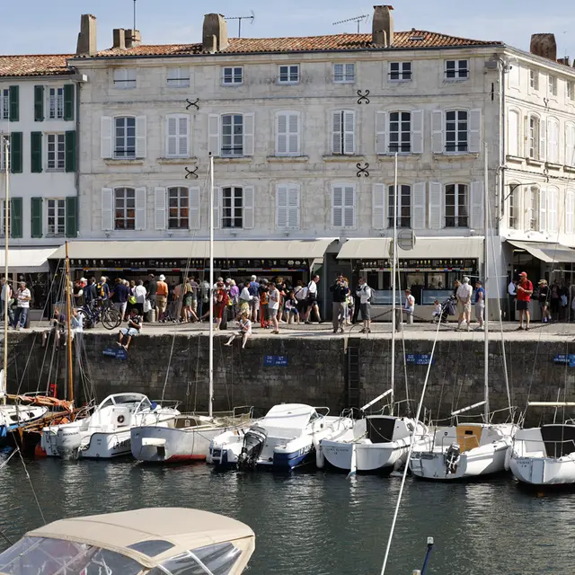 Le glacier sur le port