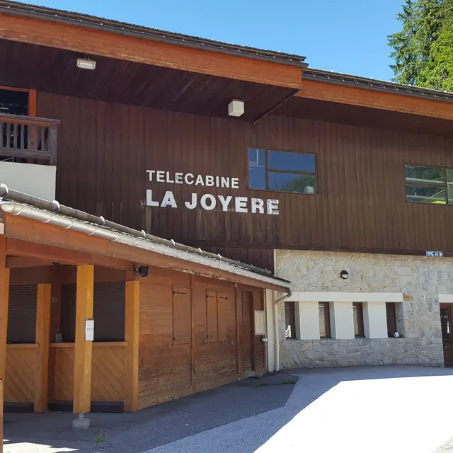 Toilettes au départ des télécabines