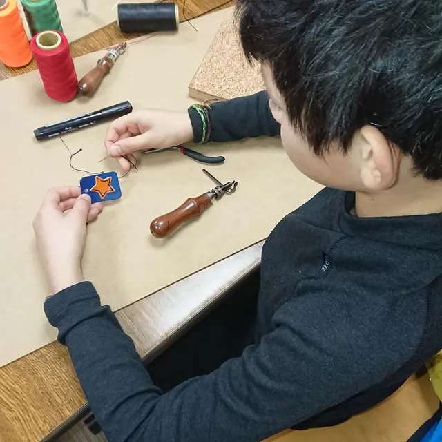 Atelier Maroquinerie_Thollon-les-Mémises