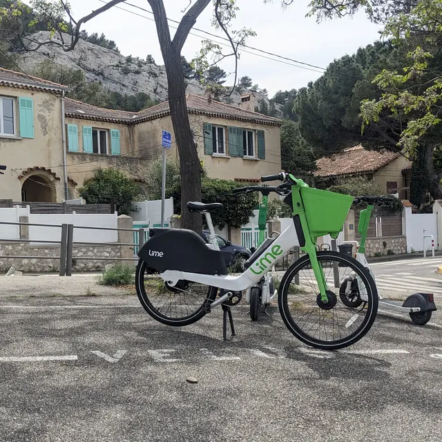 Lime trottinettes et vélos en libre service_Marseille