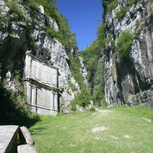 Monument charle Emmanuel II - St Christophe la Grotte