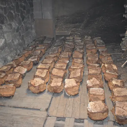 Vente de pain par l'association du four et du moulin_Villar-d'Arêne