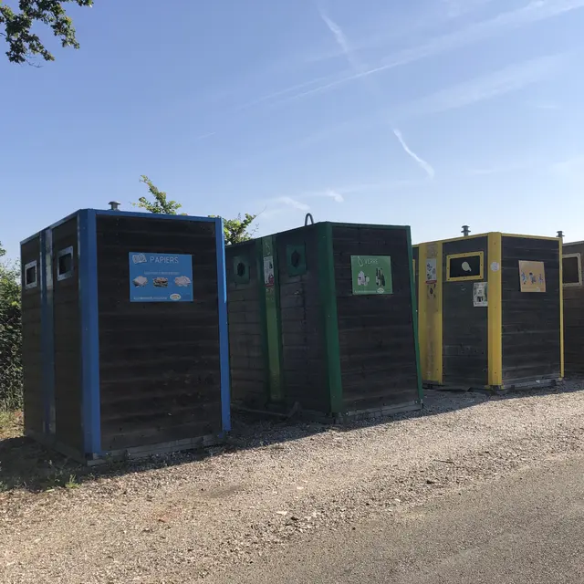 Bornes de tri Malsevire_Piquecos